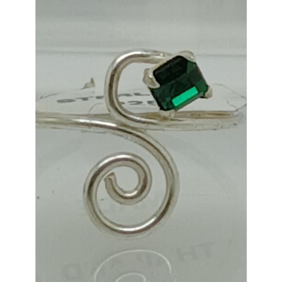 Sterling Silver Sexy Emerald Green Crystal Rhinestone Toe Ring - Adjustable Size - Picture 1 of 9